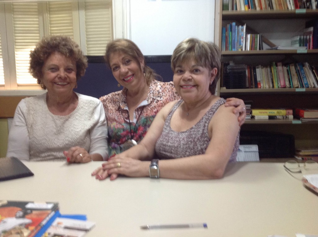 Suely Teitelbaum e Tamar Corrêa Menezes com a Professora Ketty Nahoum